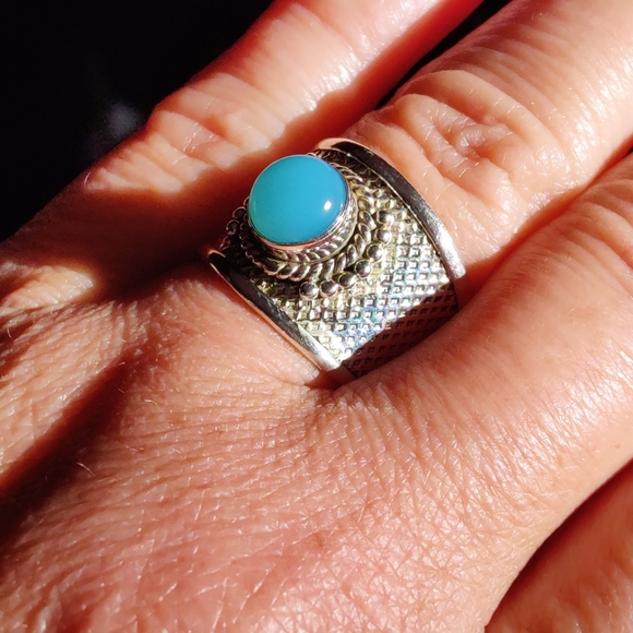 Chalcedony Ring, size 8 - Picture 9 of 9